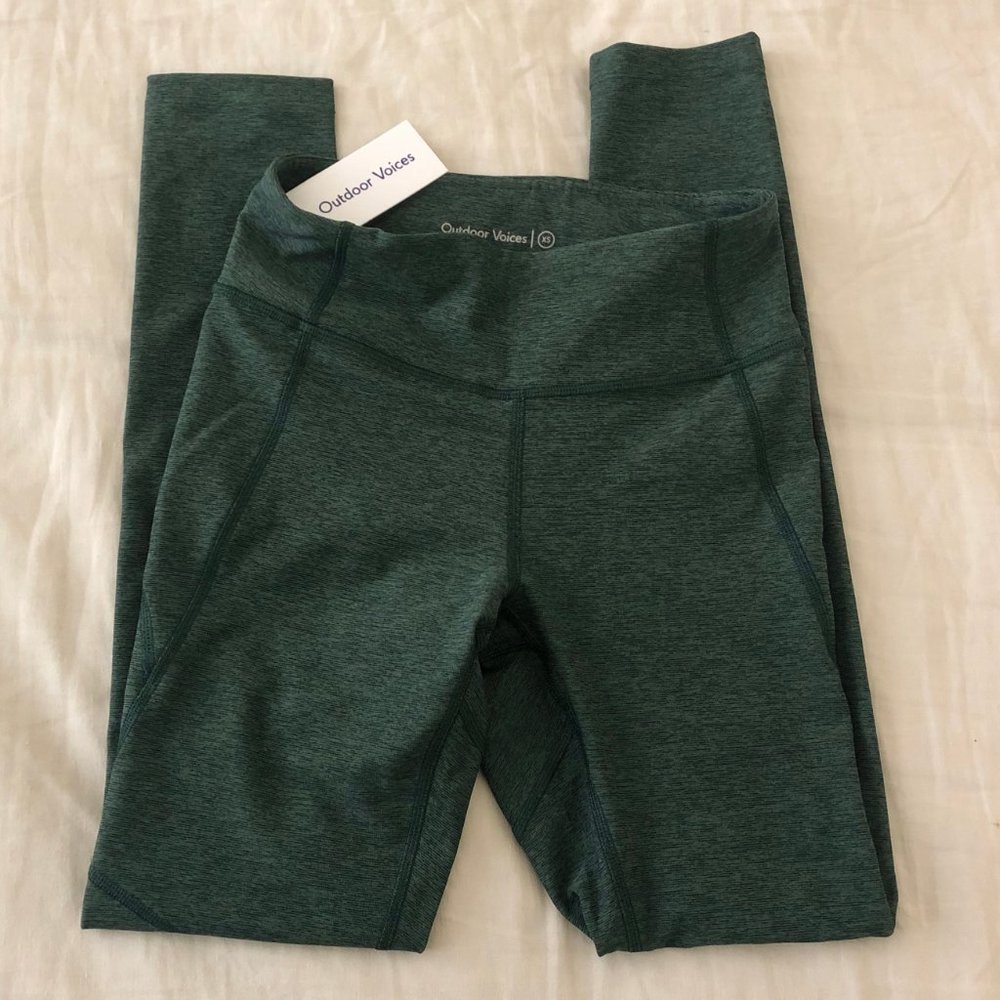 NWT outdoor voices | 7/8 warmup legging xs green